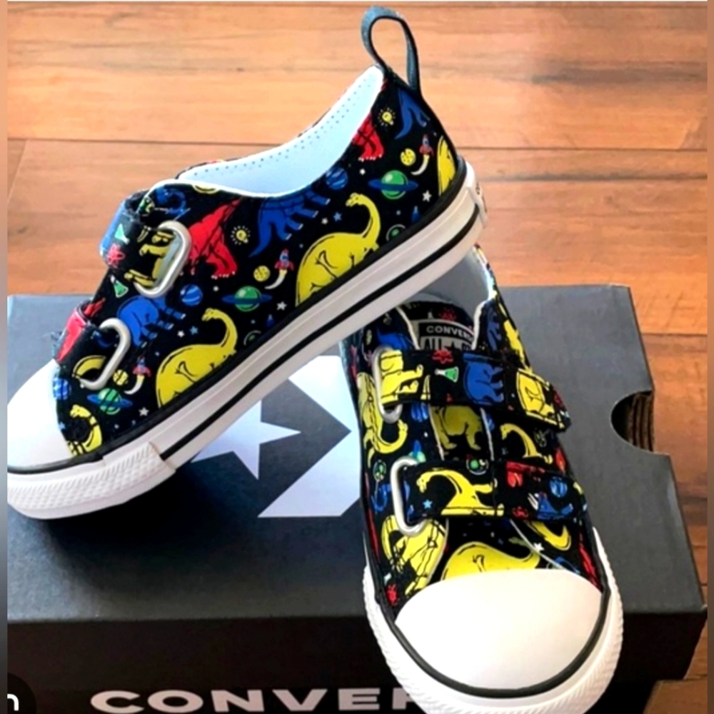 HP! 🎉Converse toddler kids shoes dinosaur